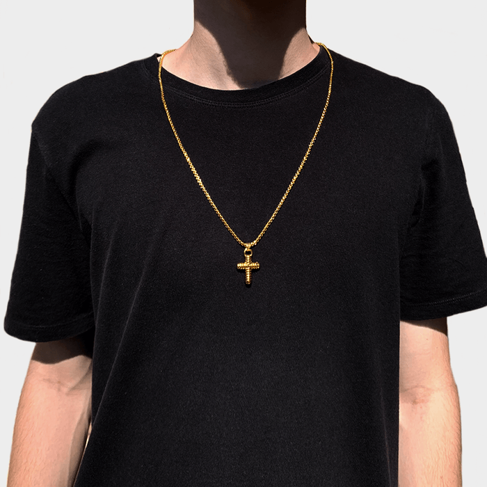 colar-crucifixo-dourado-2