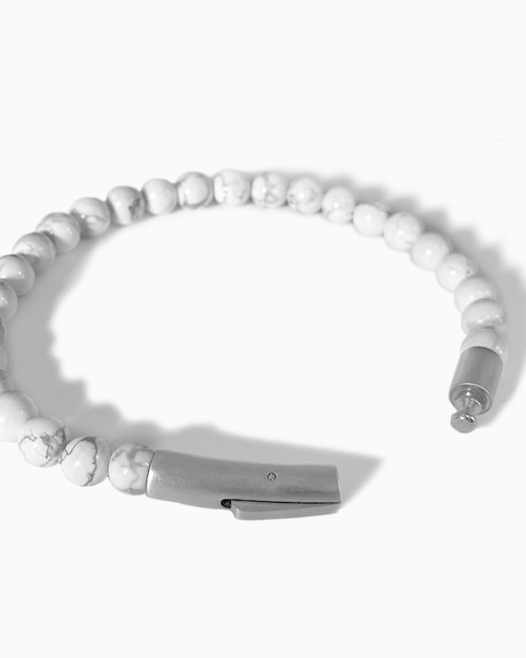 howlita-fecho-couro-2