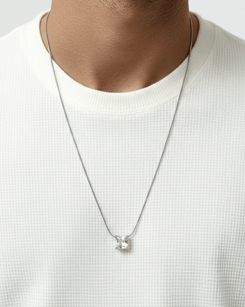 square-branco-usando